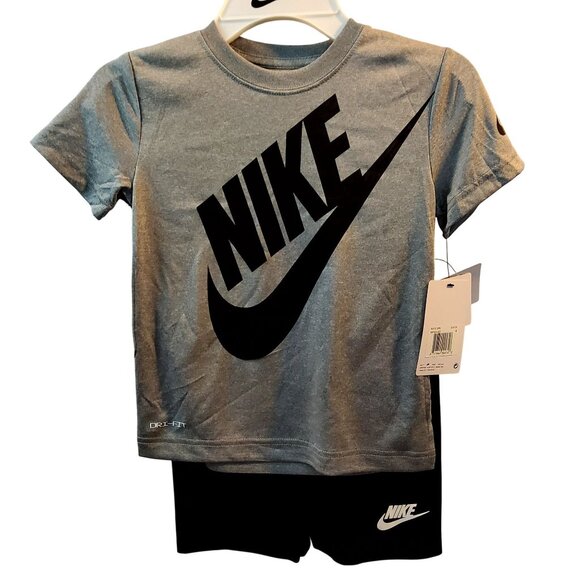 Nike Boys  2-Piece Dri-FIT  Technology  T-Shirt & Shorts Set - Gray/Black Size 5 - Picture 1 of 7